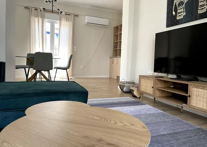 Modern Penthouse In Pagrati